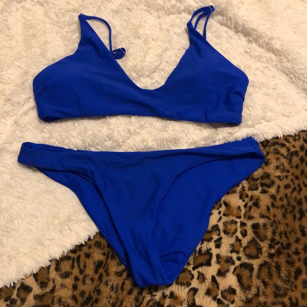 Bikini - Picture 5 of 5
